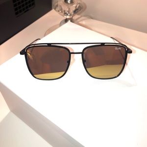 Quay Australia Oversized Mirrored Lens Mr Black